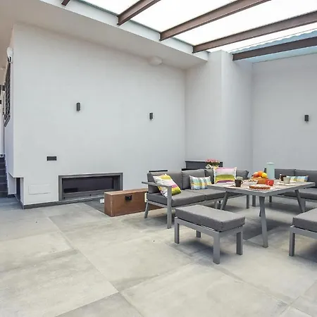 1 Bedroom Beautiful In Ferienhaus Terzigno